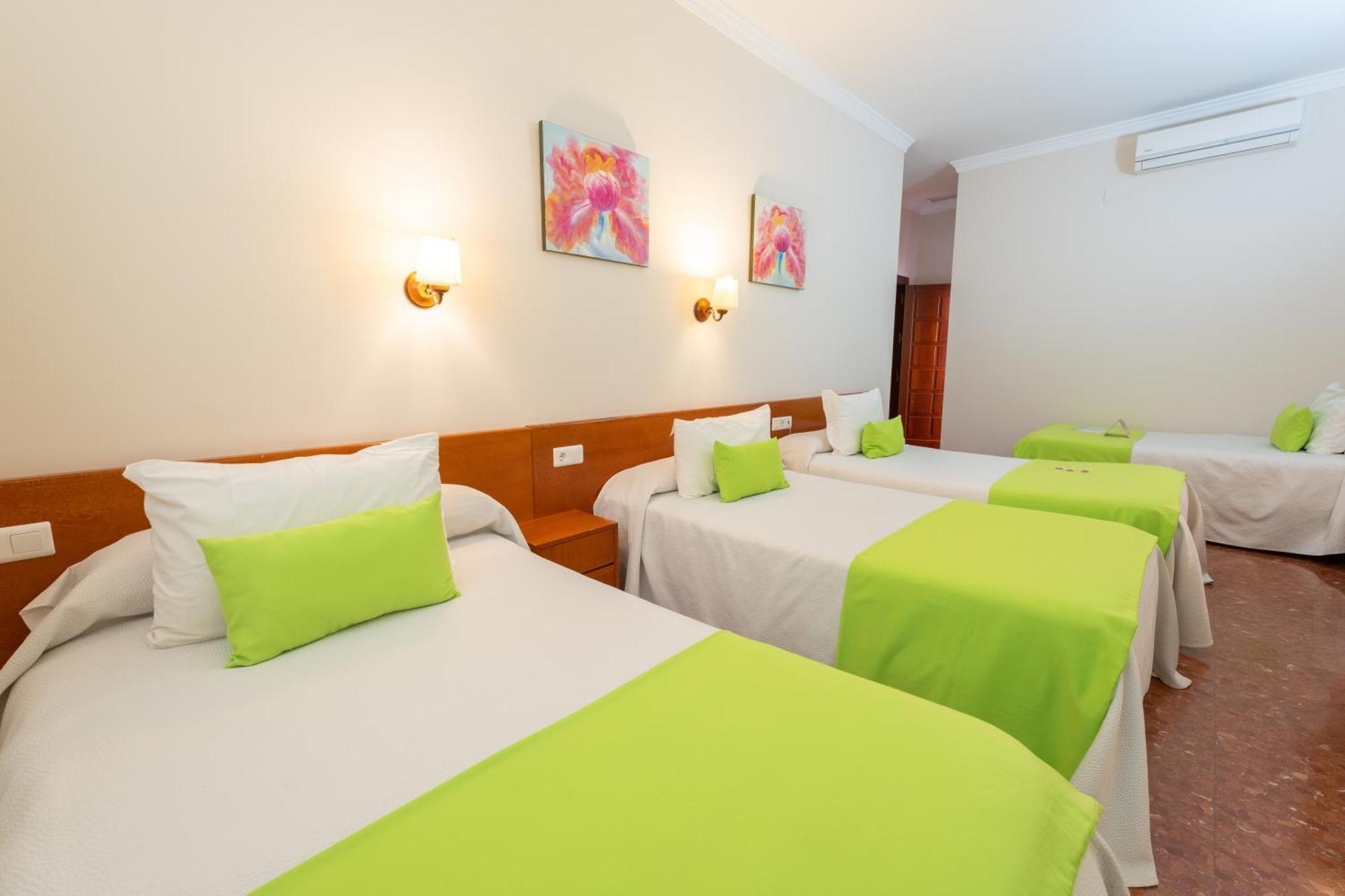 Hotel Romerito Málaga Szoba fotó