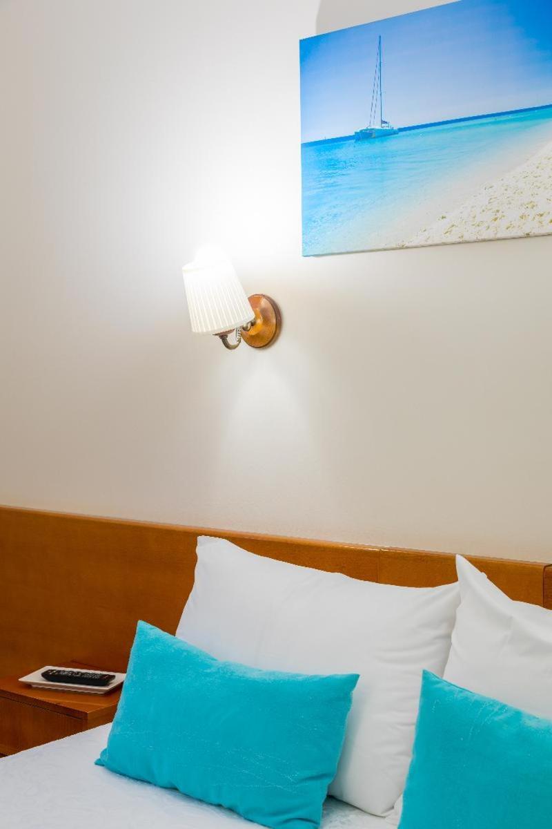 Hotel Romerito Málaga Szoba fotó